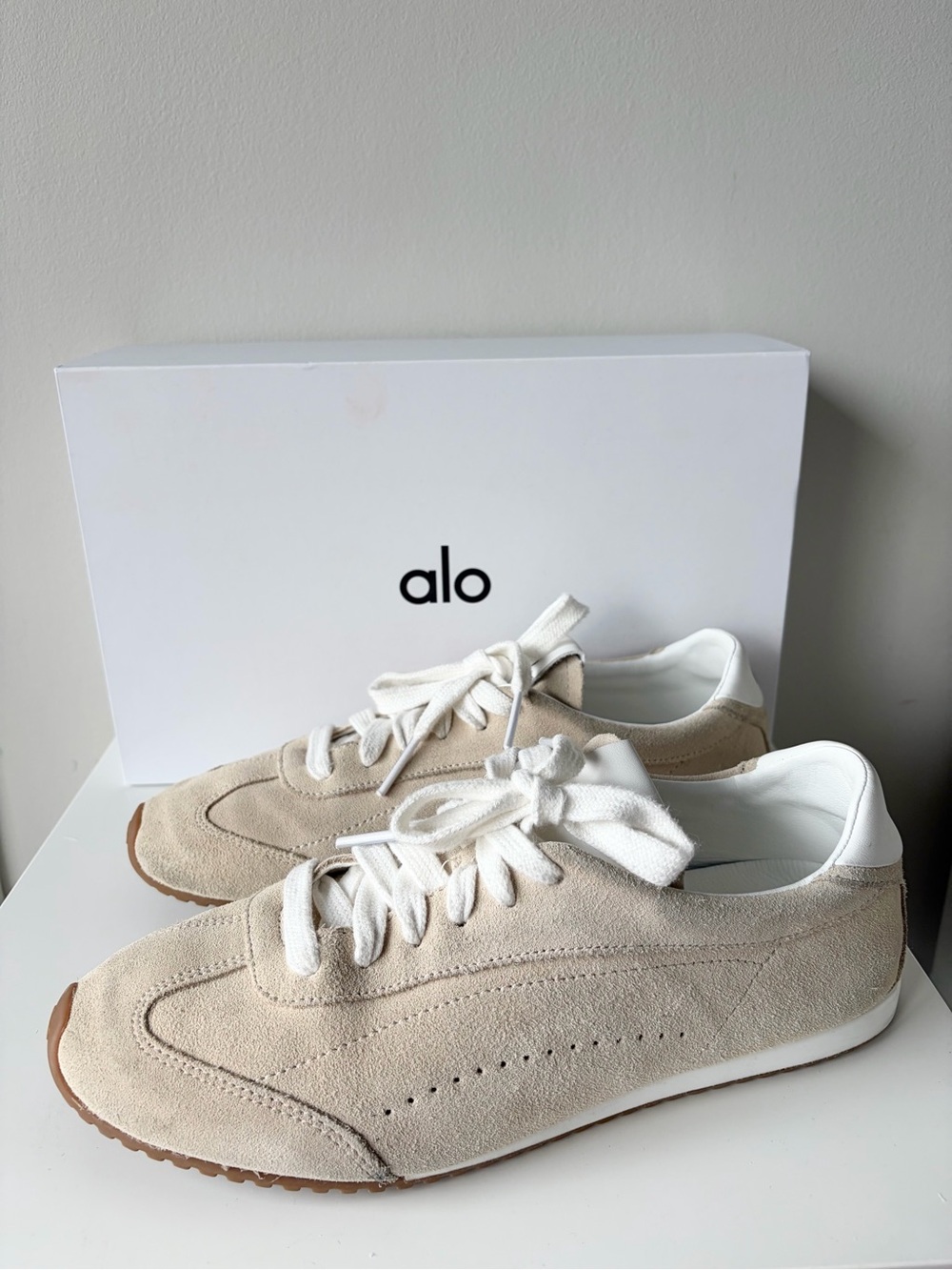 ALO Sunset Sneakers - Size 9